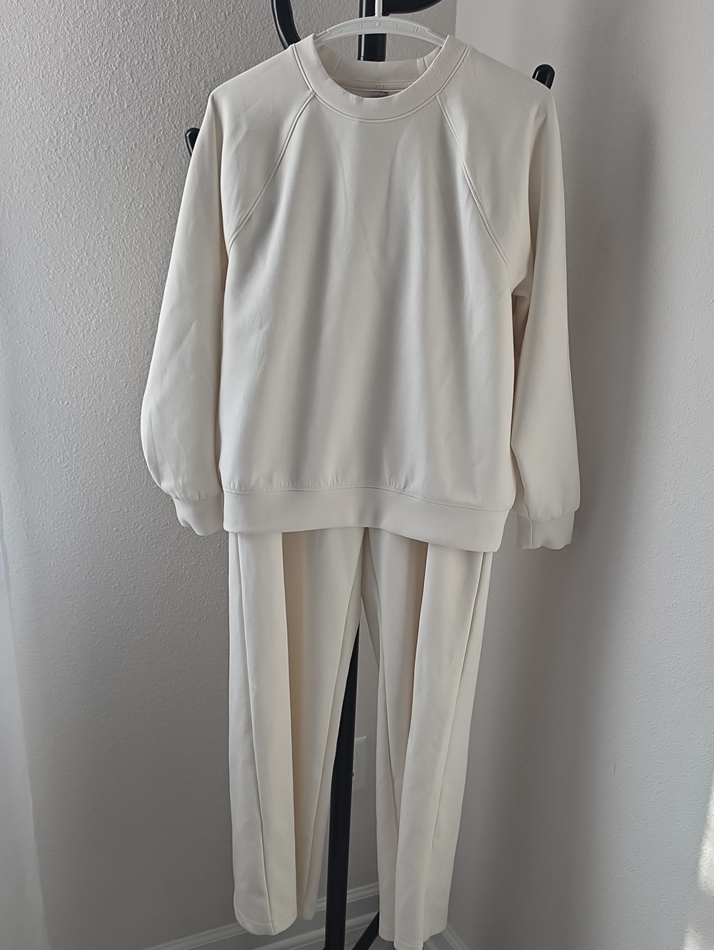 Victoria's Secret Cream Cozy Sweatshirt & Jogger Set - Picture 1 of 8
